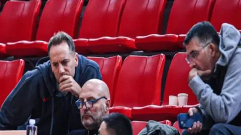 库里赛季三分榜眼在望，仅以10分差距紧追比斯利列第三